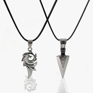 2Pcs Arrowhead Flame Fire Pendant Necklace Set Stainless Steel Pendant Necklace